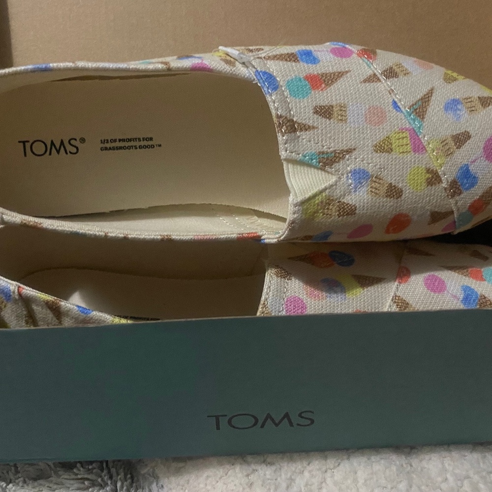 Toms Women’s size 8 ice cream Alpargatas